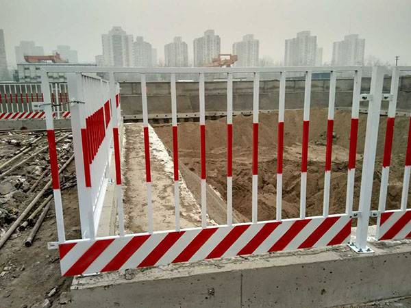 基坑临边防护图片4