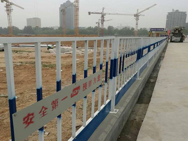 竖杆基坑护栏图片2